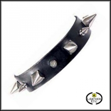 Collar With Small And Pyramid Spikes Collar With Small And Pyramid Spikes