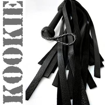 Black Lashes 3/4" Leashes Flogger