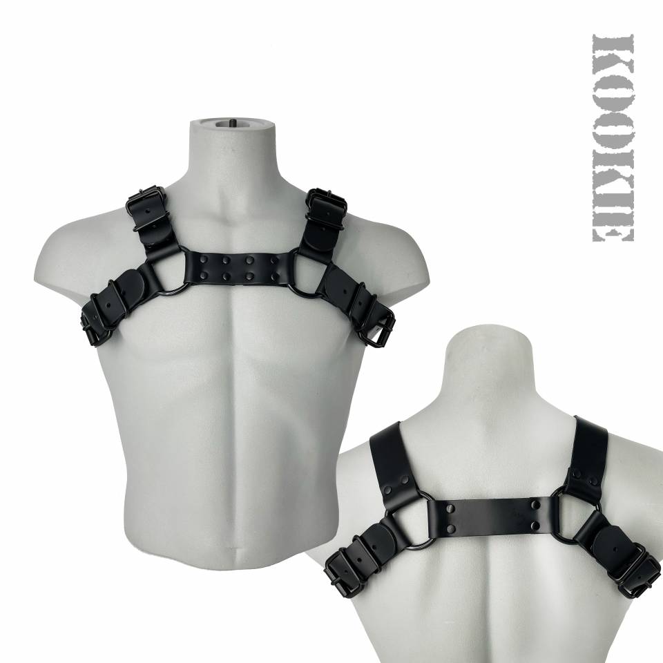 Bulldog Harness With Black Hardware