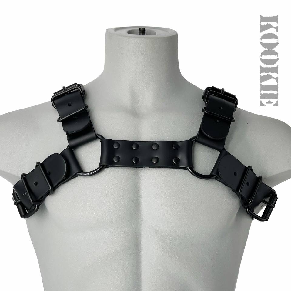 Bulldog Harness With Black Hardware