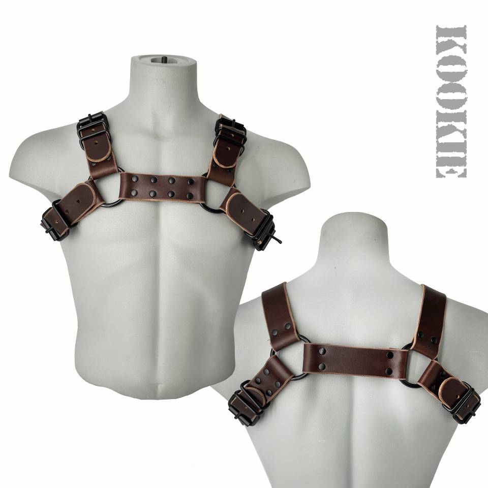 Bulldog Harness With Black Hardware