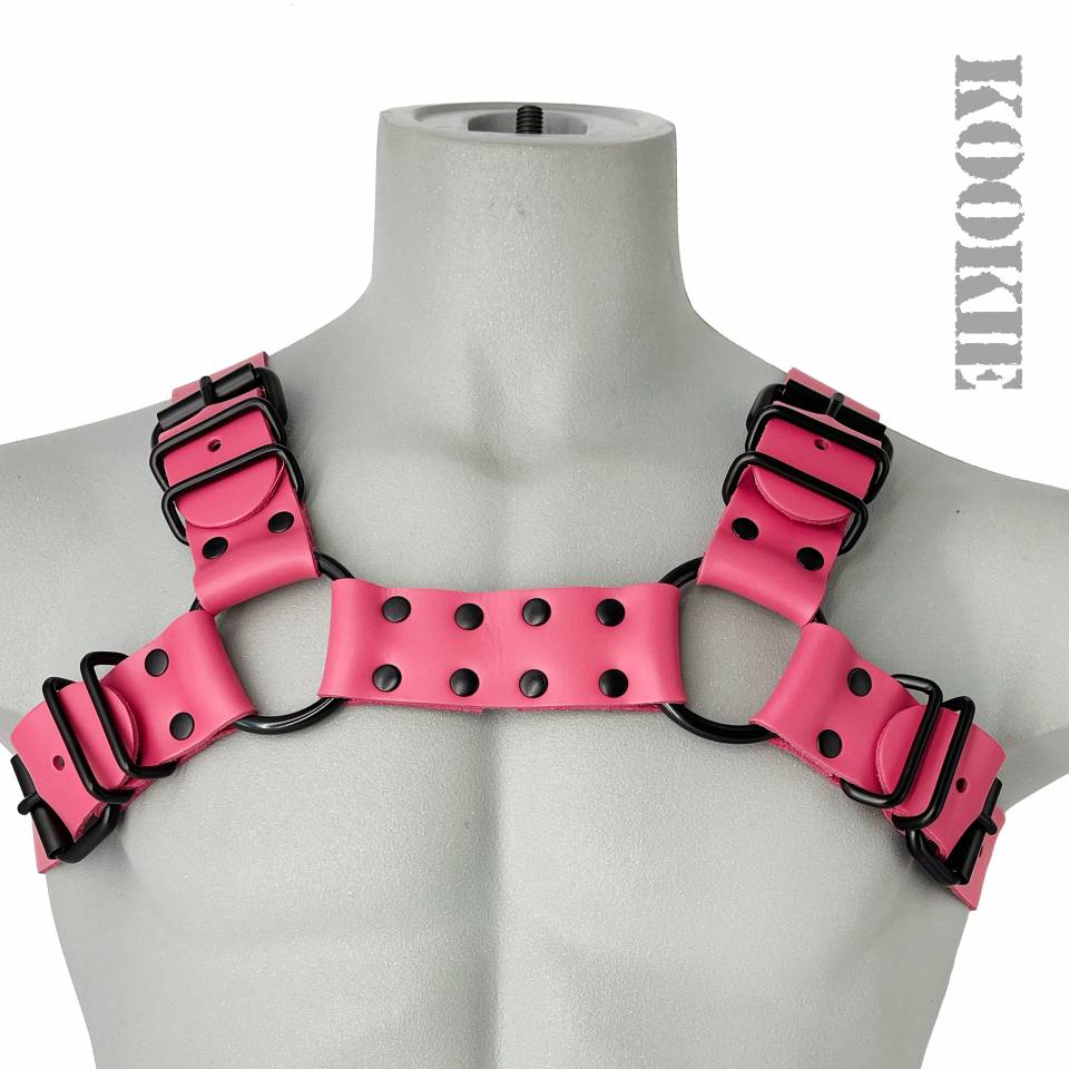 Bulldog Harness With Black Hardware