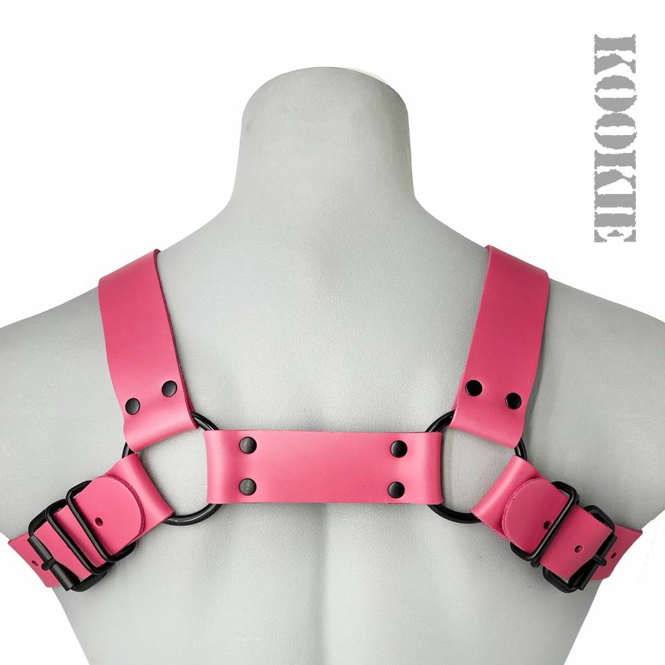 Bulldog Harness With Black Hardware