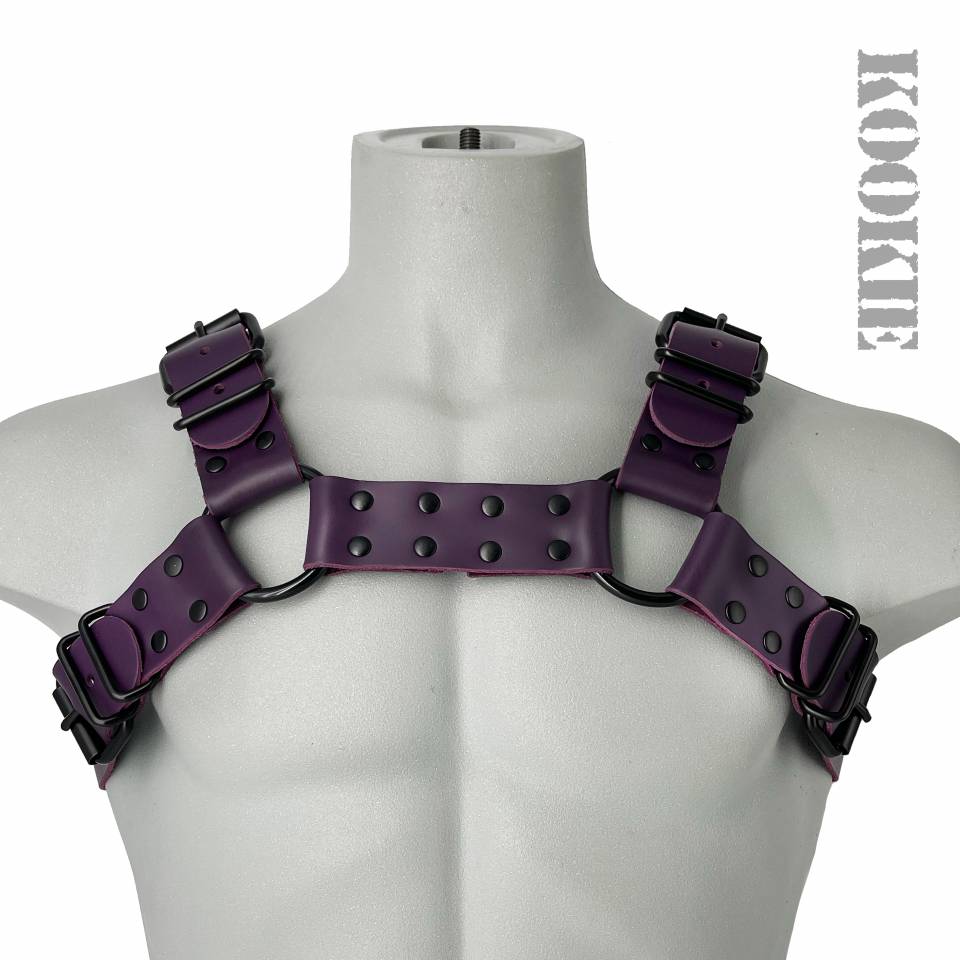 Bulldog Harness With Black Hardware
