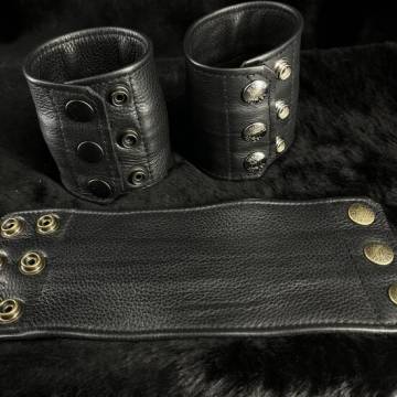 Wrist Wallet in Black Leather