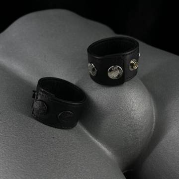 1 Inch Wide Ball Stretcher In Genuine Leather